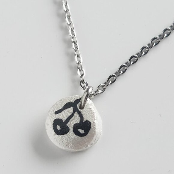 Dainty mini black cherry iridescent necklace with a small silver chain - Picture 6 of 10